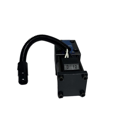 Válvula de solenoide de 12 V para FD20-30 CPCD20-30 KA-D12-42/12N53-82551 Partes de carretillas elevadoras 135L3-82001